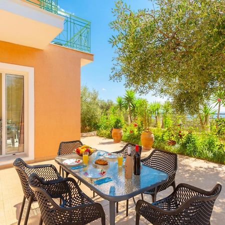 Villa Eri Lourdata  Ngoại thất bức ảnh