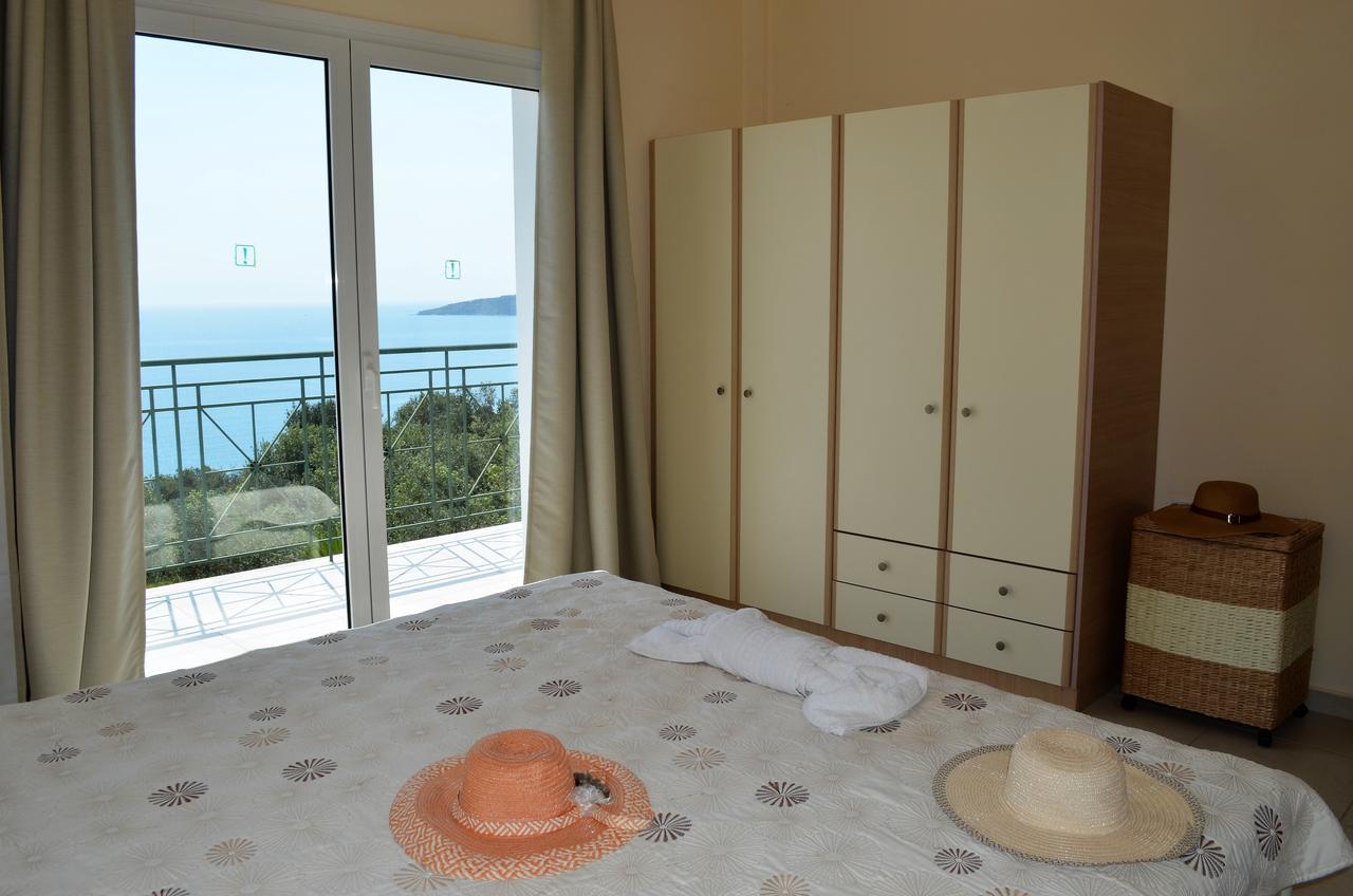 Villa Eri Lourdata  Ngoại thất bức ảnh