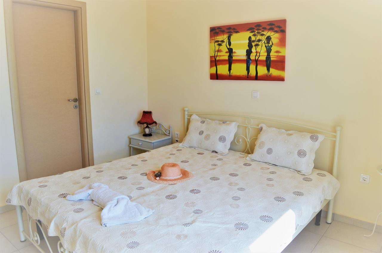 Villa Eri Lourdata  Ngoại thất bức ảnh