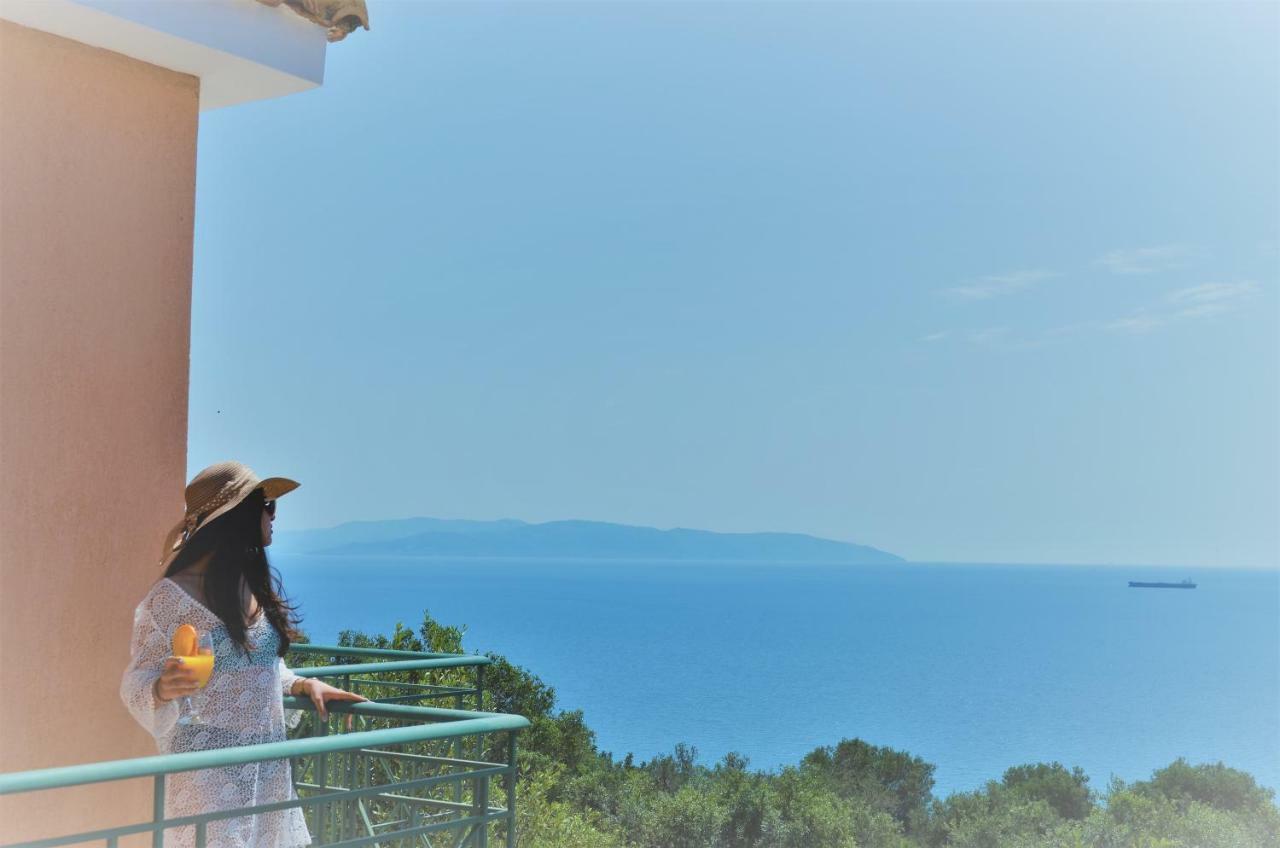 Villa Eri Lourdata  Ngoại thất bức ảnh